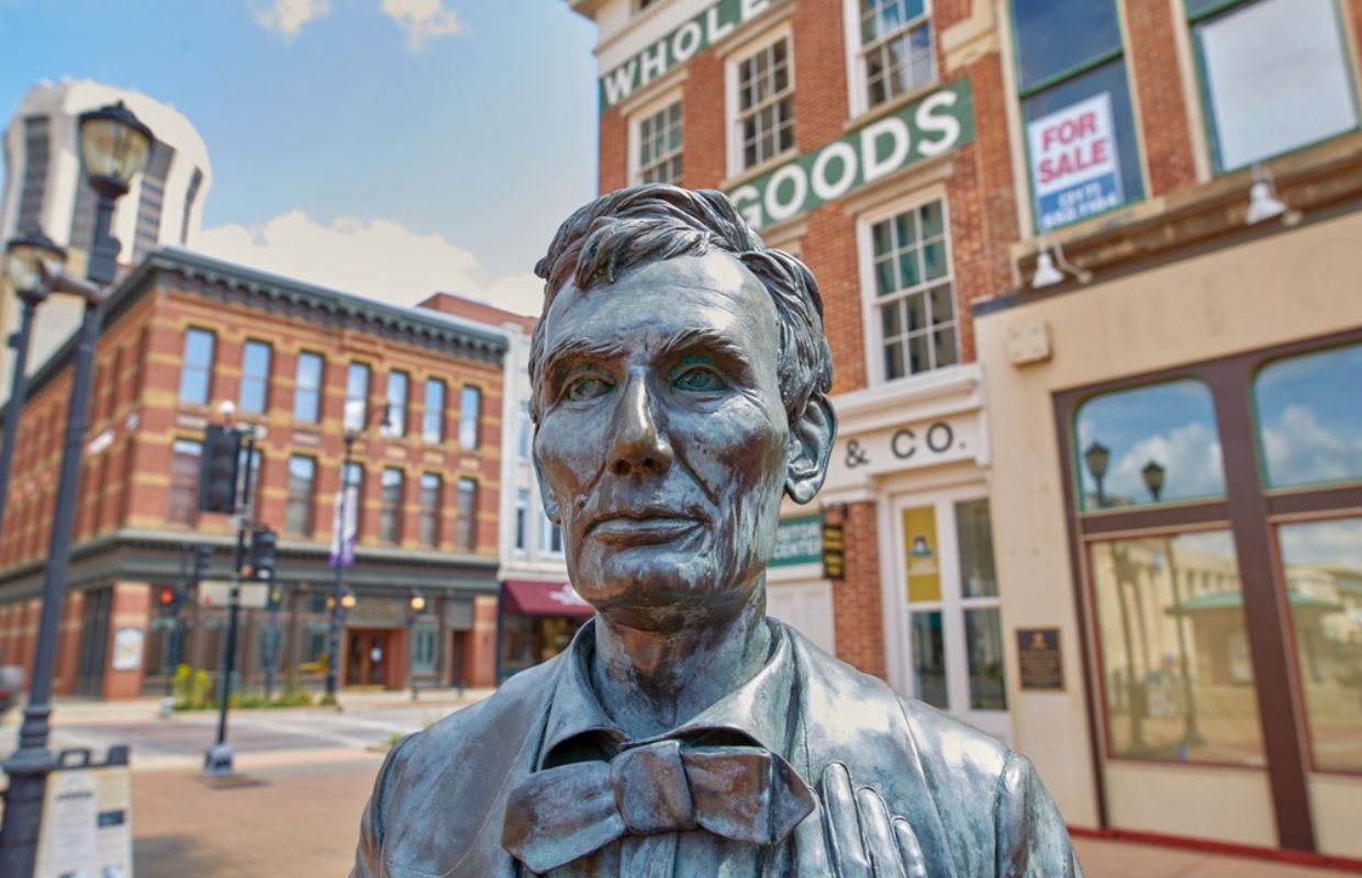 Lincoln Statue at Lincoln Herndon Law Office
