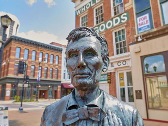 Abe Lincoln Statue - Shutterstock