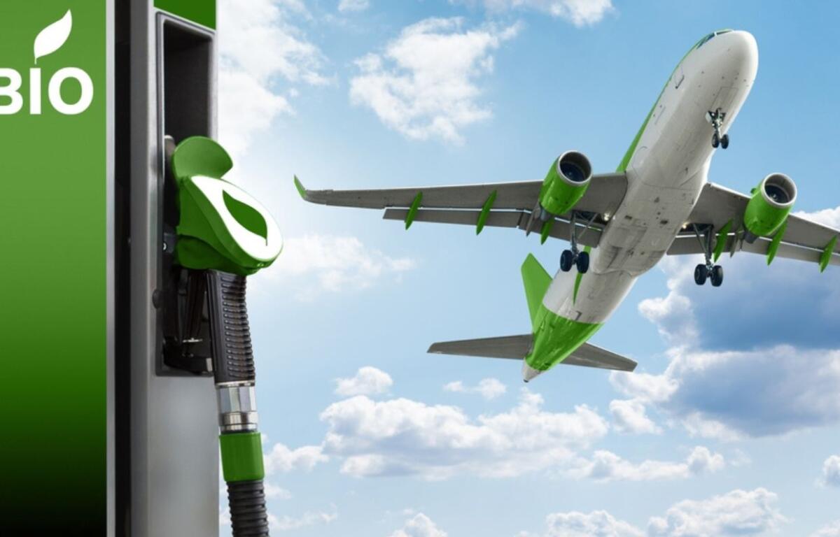 biofuel gas pump and airplane