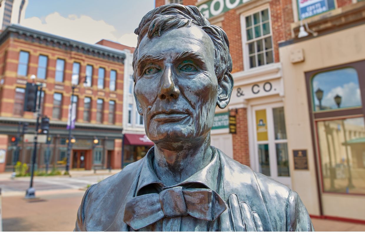 Abe Lincoln statue in downtown Springfield