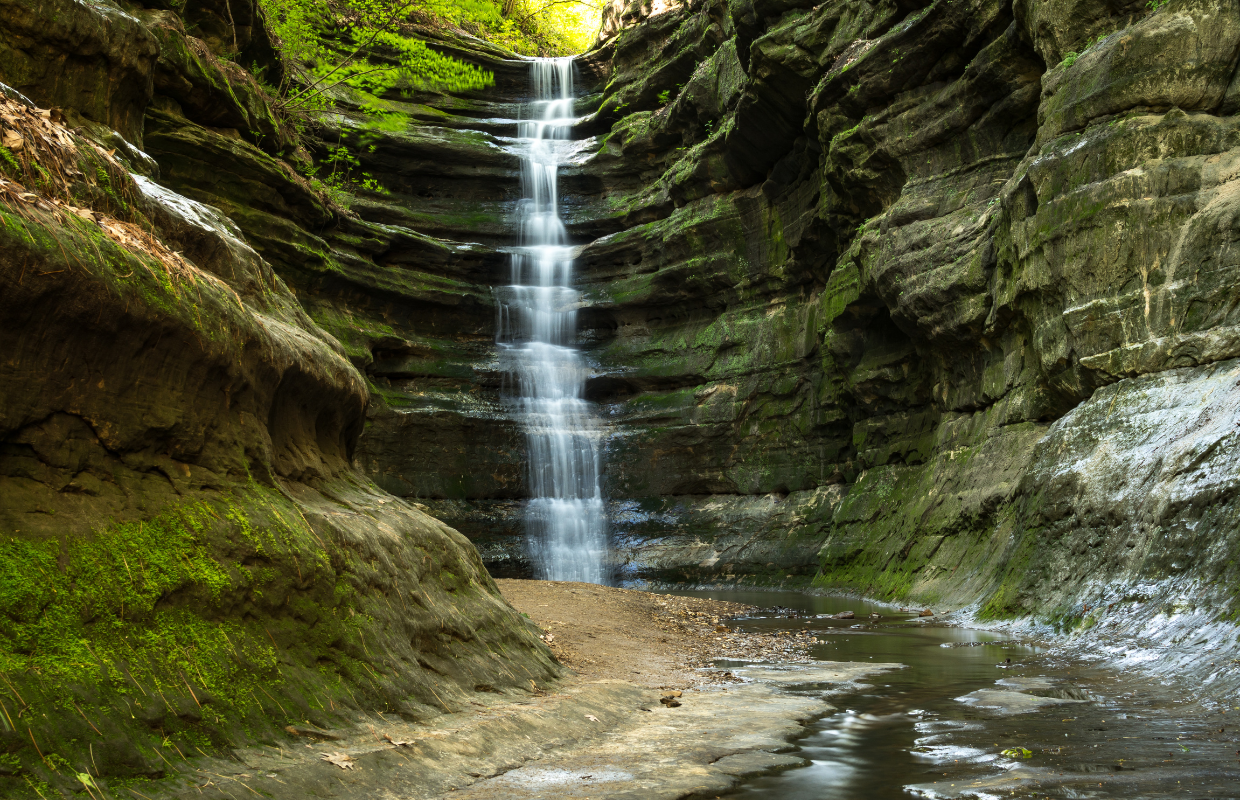 Early spring in French Canyon, Starved Rock state park, Illinois.