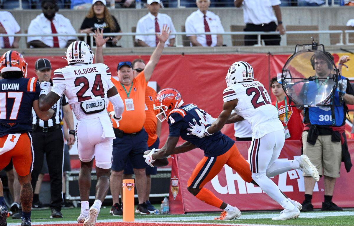 Illinois and South Carolina in the Citrus Bowl