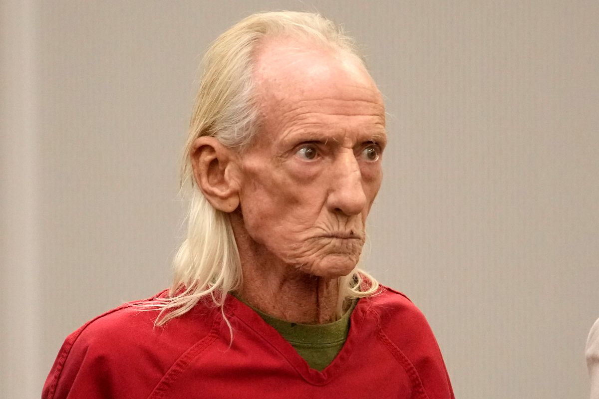 Joseph Czuba, 71, stands before Circuit Judge Dave Carlson for his arraignment at the Will County, Ill., courthouse, Oct. 30, 2023, in Joliet, Ill. (AP Photo/Charles Rex Arbogast, File)
