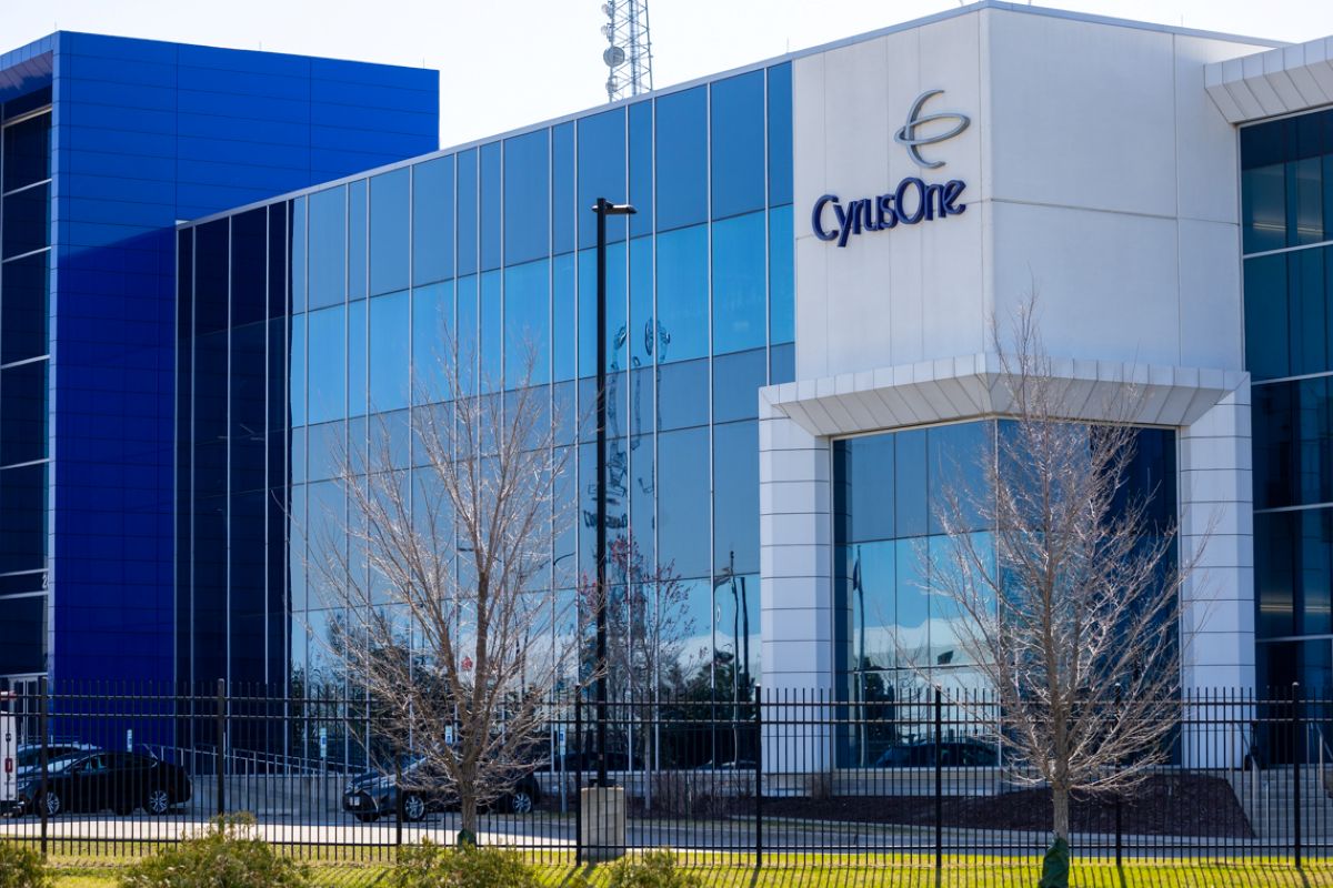 A new data center owned by CyrusOne is being built in Aurora. The Texas-based CyrusOne received state backing for the project in 2024. (Capitol News Illinois photo by Andrew Adams)