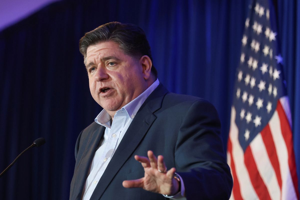 Gov. JB Pritzker speaks during the McIntyre-Shaheen 100 Club Dinner, Sunday April 27, 2025, in Manchester, N.H. (AP Photo/Reba Saldanha)