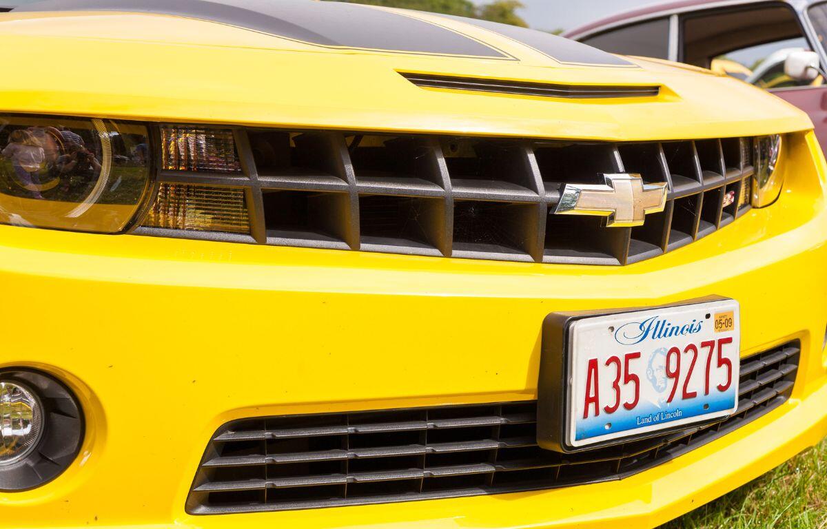 Camaro with Illinois license plate