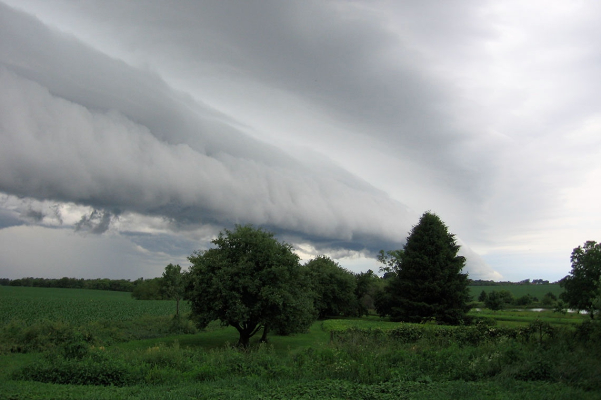 Shelf cloud over Northwest Illinois. (Photo by Janice Thompson, NOAA National Weather Service (NWS) Collection, CC BY 2.0)
