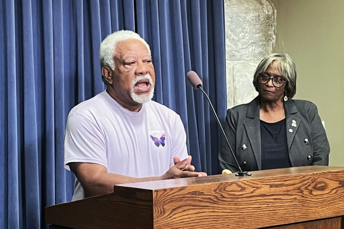 James Wilburn (left) and Sen. Doris Turner, D-Springfield, attend a news conference in the Capitol about Turner’s police hiring bill. Wilburn’s daughter Sonya Massey was killed in 2024 by a Sangamon County Sheriff’s deputy. (Capitol News Illinois photo by Bridgette Fox)