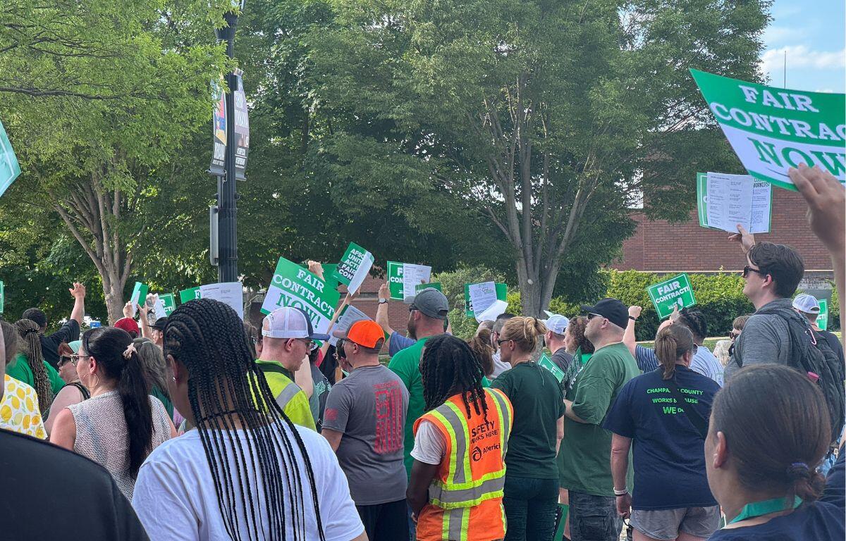 The group was made up of county employees represented by the American Federation of State, County, and Municipal Employees (AFSCME) who have been without a contract for over 170 days.