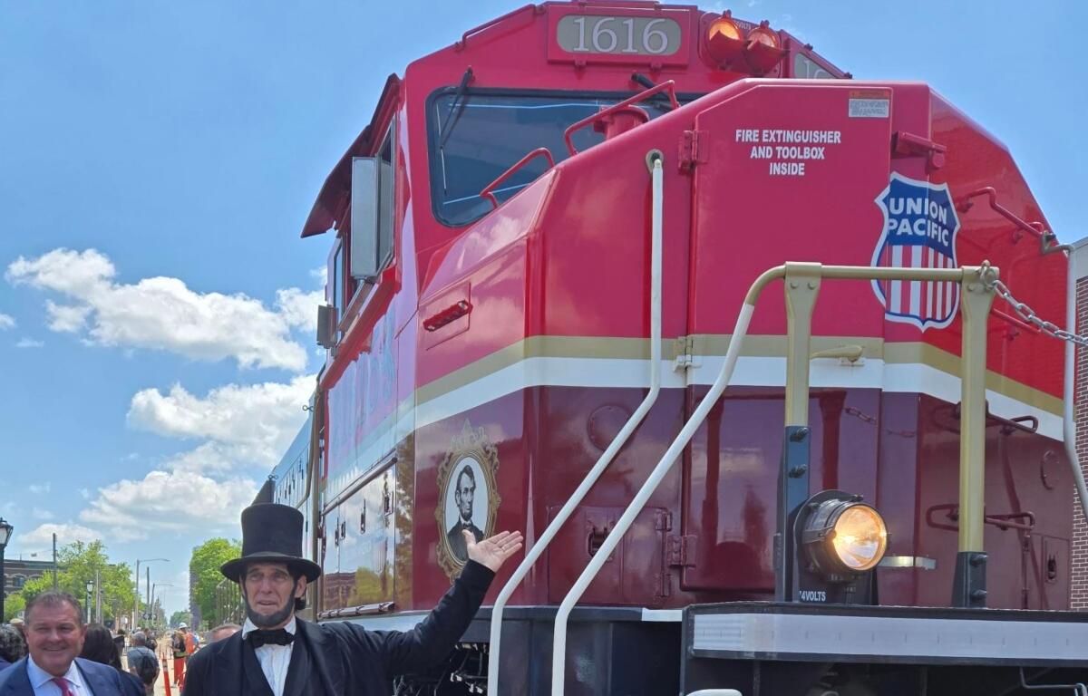"Lincoln Locomotive" train with "Abe Lincoln"