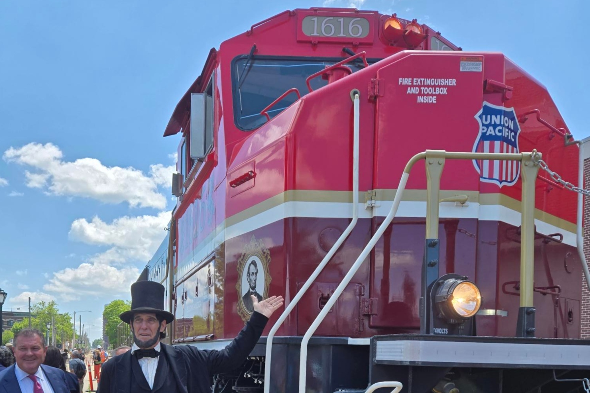 "Lincoln Locomotive" train with "Abe Lincoln"