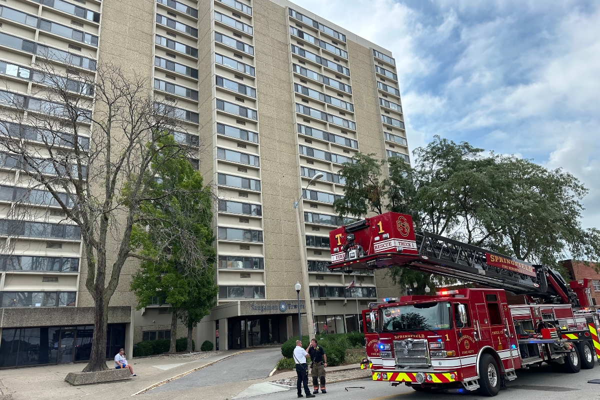Springfield Fire Crews were on the scene Wednesday morning for a fire at the Sangamon Towers apartment complex.