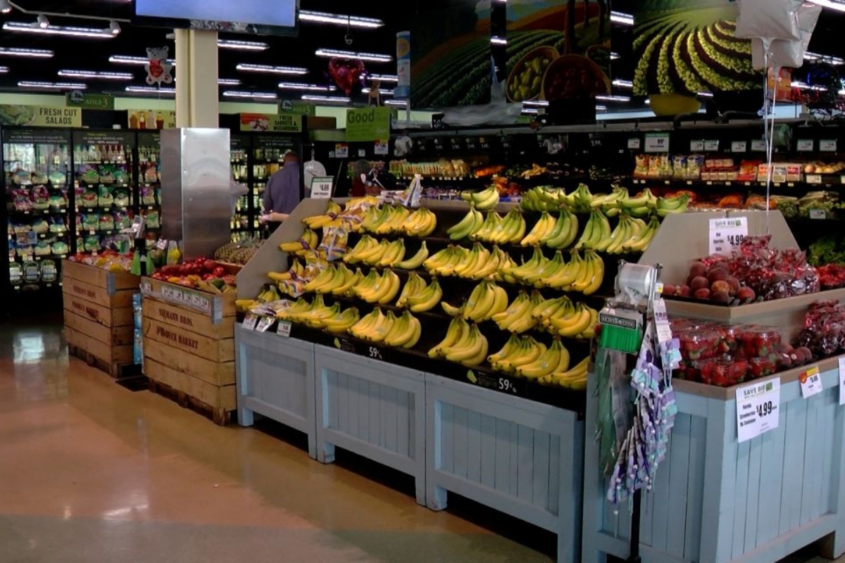Fruits and vegetables are pictured at a County Market grocery store in Springfield. The items are eligible for purchase under the federal SNAP program. (Capitol News Illinois photo by Andrew Campbell)