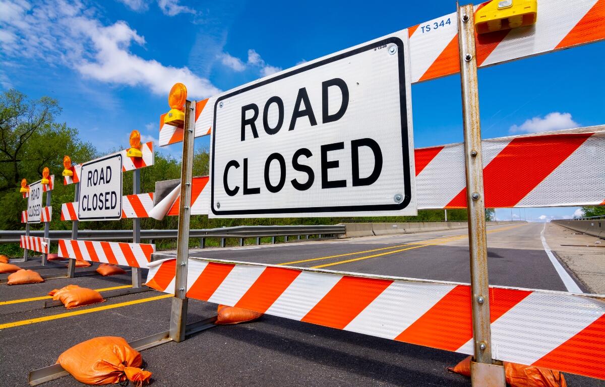 road closed signs in Illinois