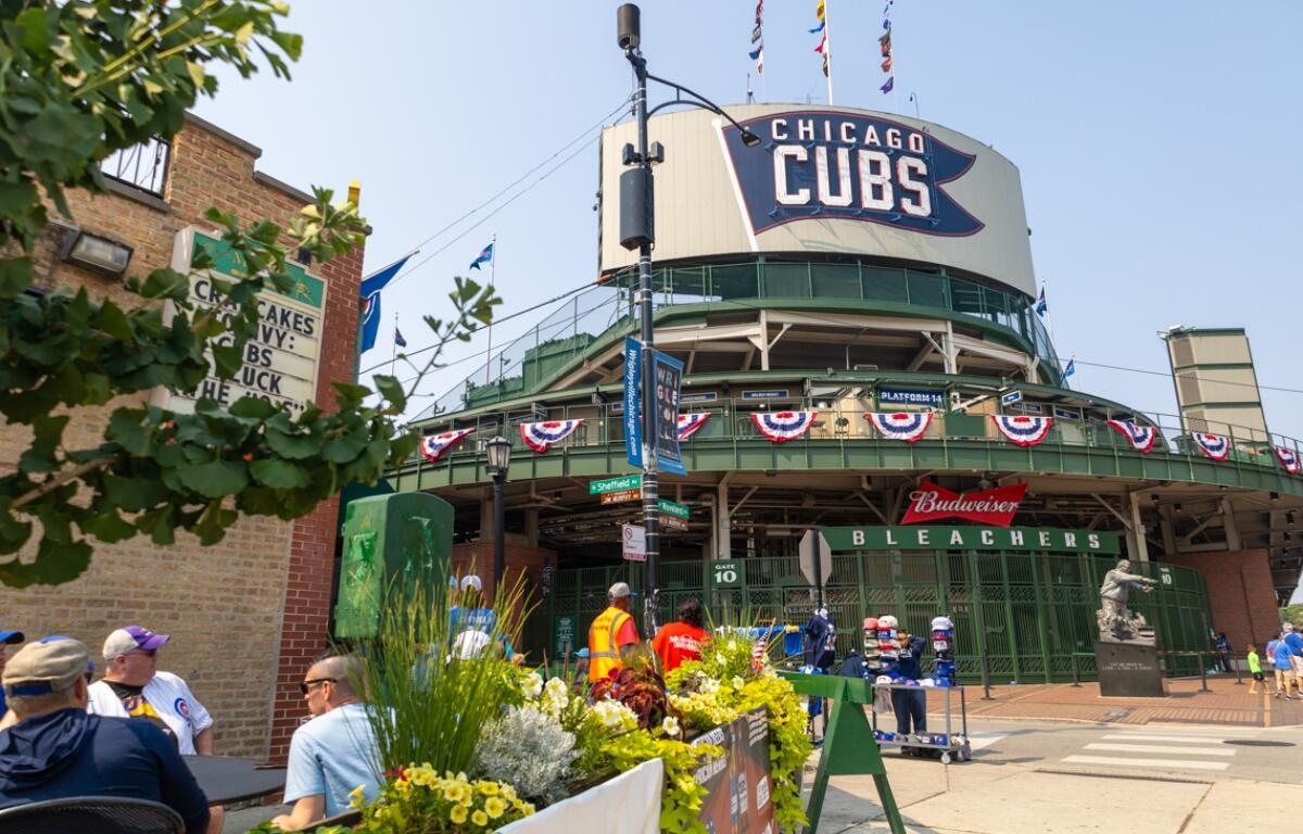 Diners sit at bar patios near Wrigley Field, the home of the Chicago Cubs, before a home game against the Orioles on Friday, Aug. 1, 2025. (Capitol News Illinois photo by Andrew Adams)
