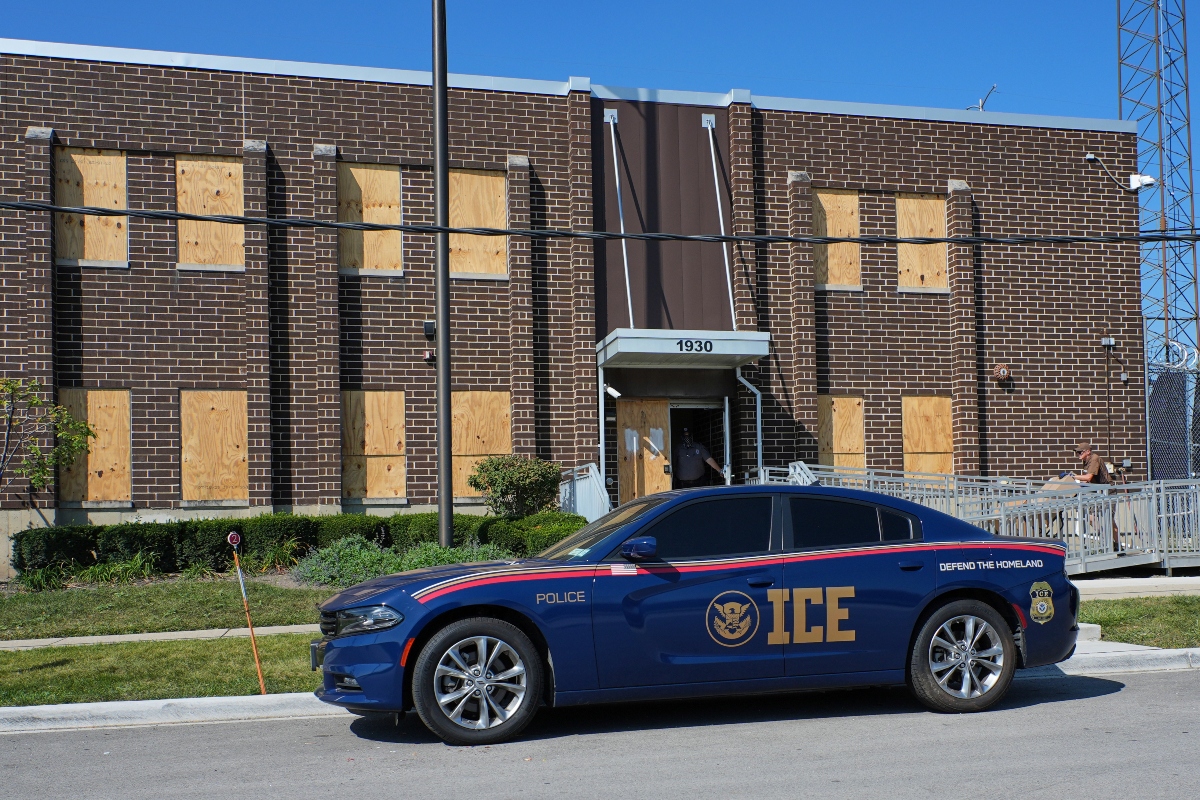 A U.S. Immigration and Customs Enforcement's (ICE) vehicle is parked in front of an ICE processing facility in the Chicago suburb of Broadview, Ill., Wednesday, Sept. 17, 2025. (AP Photo/Nam Y. Huh)