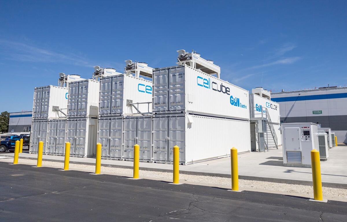 An industrial-scale battery storage facility at G&W Electric in Bolingbrook, which was installed in 2024. (Capitol News Illinois file photo)
