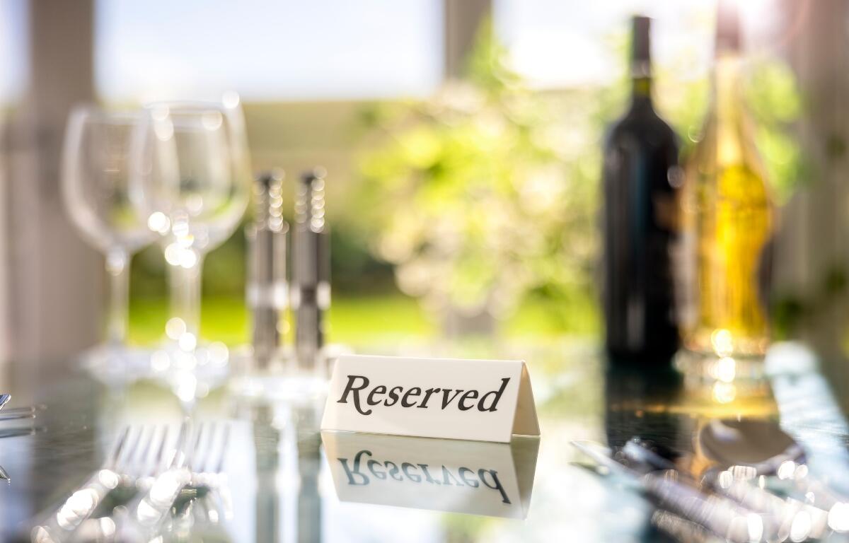 restaurant reservation