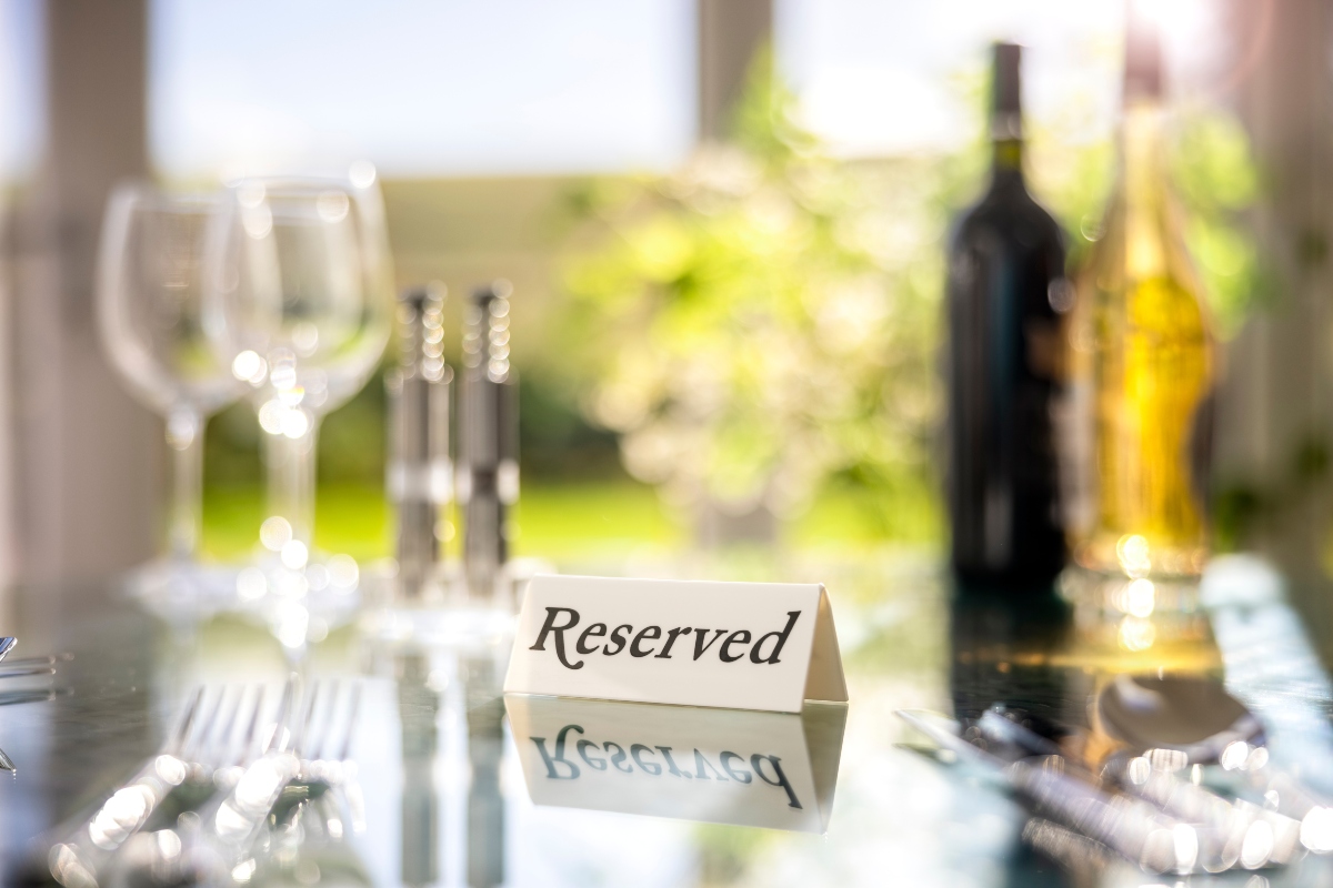 restaurant reservation