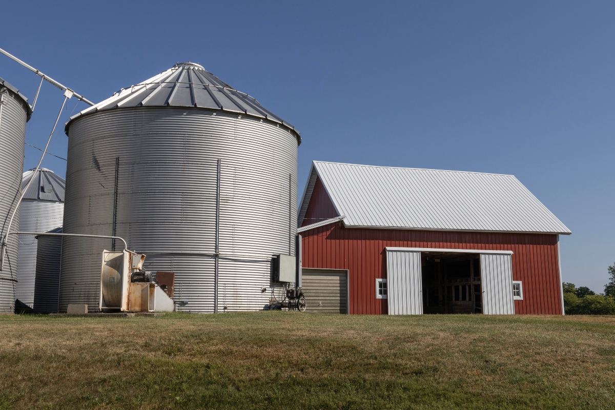 Grain bin