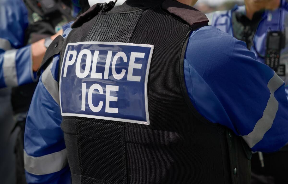 ICE agents