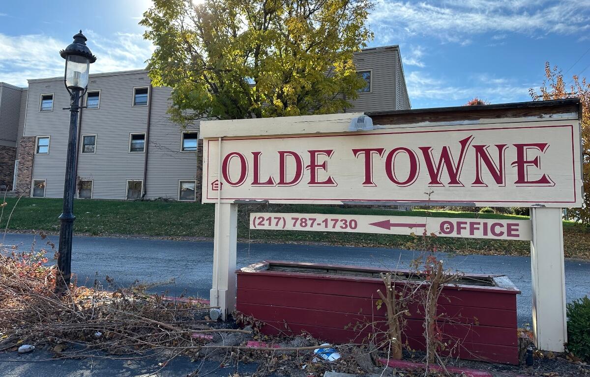 Old Towne Apartments entrance
