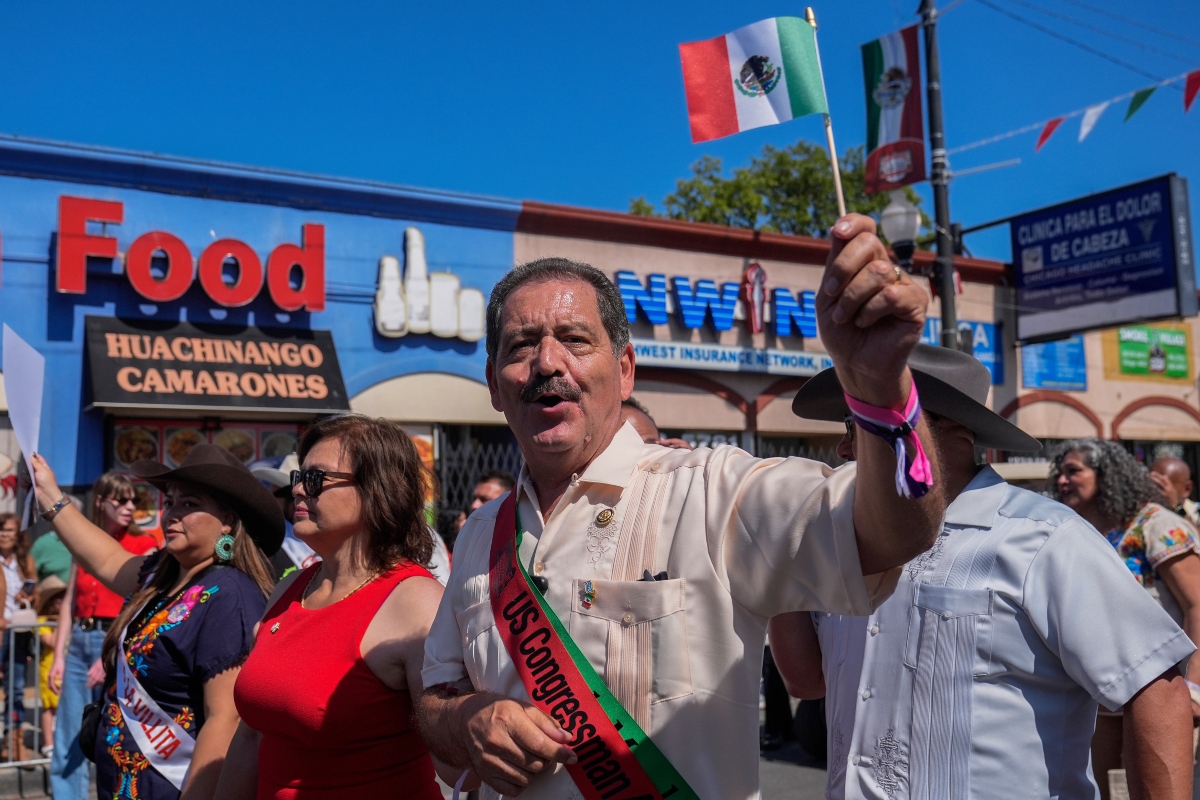 FILE - U.S. Rep. Jesús "Chuy" García marches in the Mexican Independence Day Parade, Sept. 14, 2025, in the Little Village neighborhood of Chicago. (AP Photo/Erin Hooley, File)