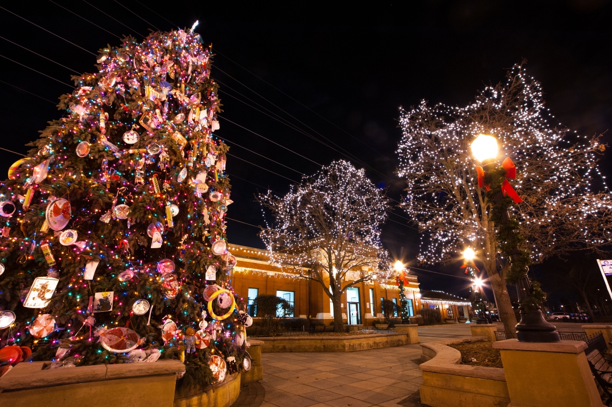 A Christmas scene in Springfield.