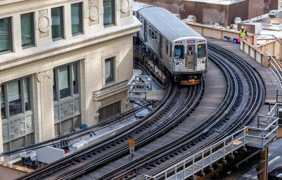 A Chicago Transit Authority Train known as the “L” makes a turn on the system’s “Loop” in downtown Chicago on Sept. 10, 2025. (Capitol News Illinois photo by Andrew Adams)