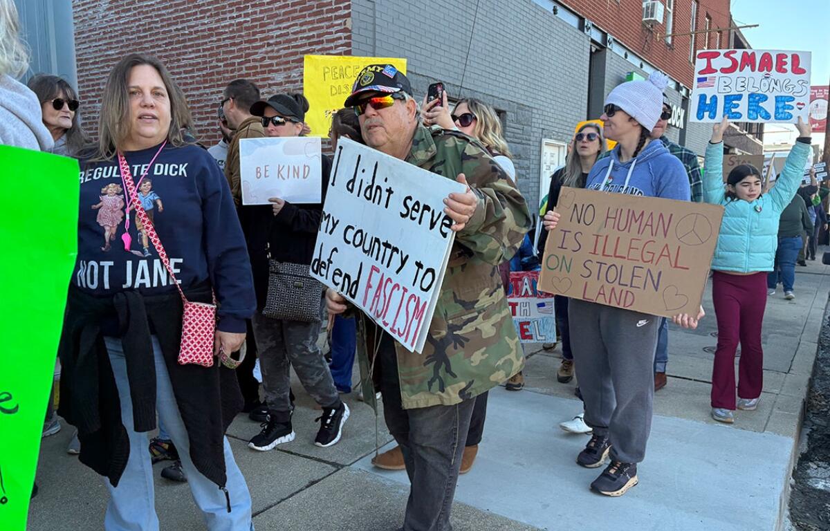 Protestors gather in Staunton on Sunday, Nov. 2, 2025, to rally in support of Ismael Ayuzo Sandoval, a popular restaurant owner who was detained by U.S. Immigration and Customs Enforcement. (Capitol News Illinois photo by Beth Hundsdorfer)