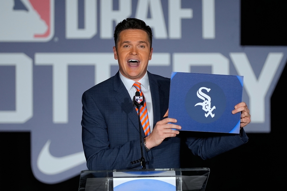 Greg Amsinger, MLB Network host, announces that the Chicago White Sox will have the number one pick in draft during a broadcast at the Major League Baseball's winter meetings, Tuesday, Dec. 9, 2025, in Orlando, Fla. (AP Photo/John Raoux)