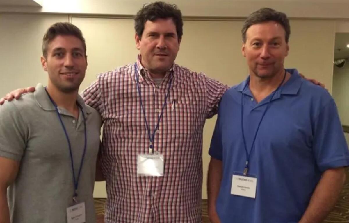 Bill Clutter (center)