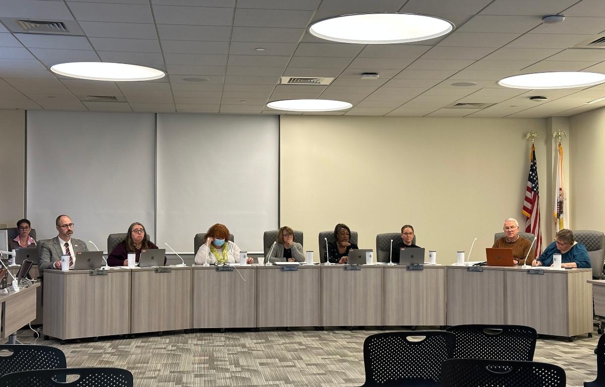 The Springfield District 186 Board of Education met Tuesday night.