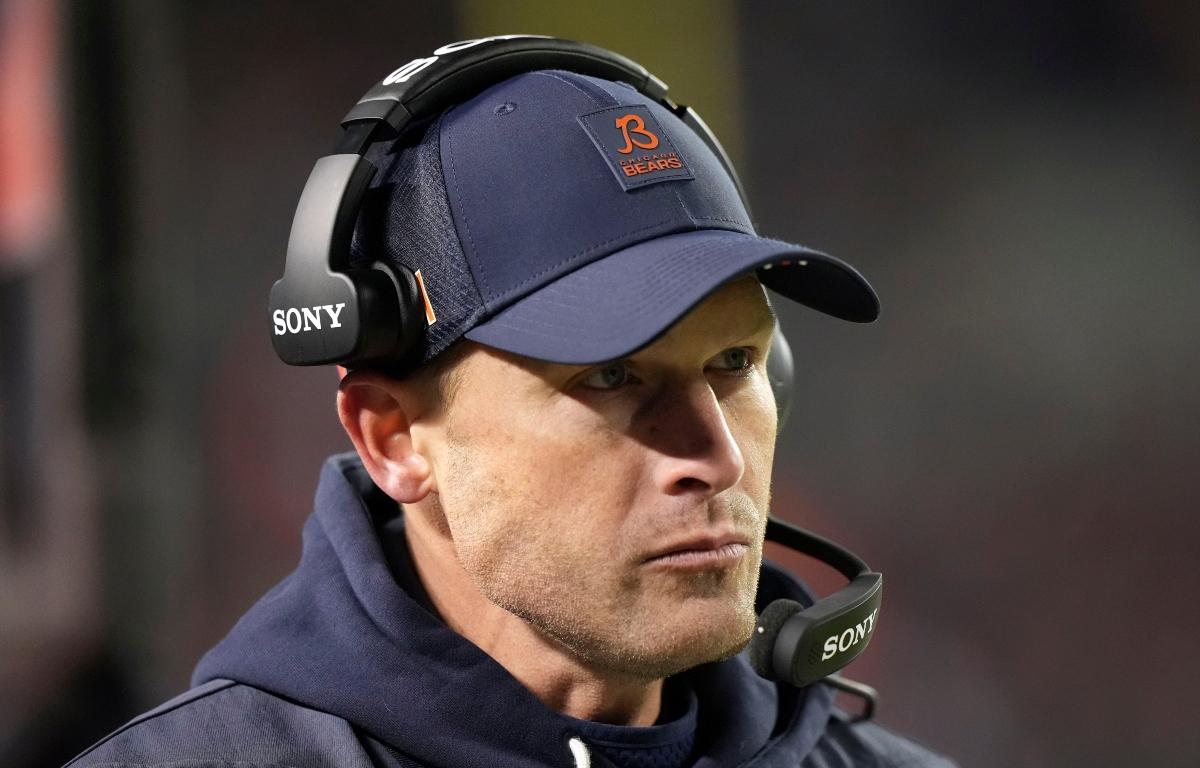 Chicago Bears head coach Ben Johnson watches from the sideline during the second half of an NFL football game against the Detroit Lions, Sunday, Jan. 4, 2026, in Chicago. (AP Photo/Nam Y. Huh)
