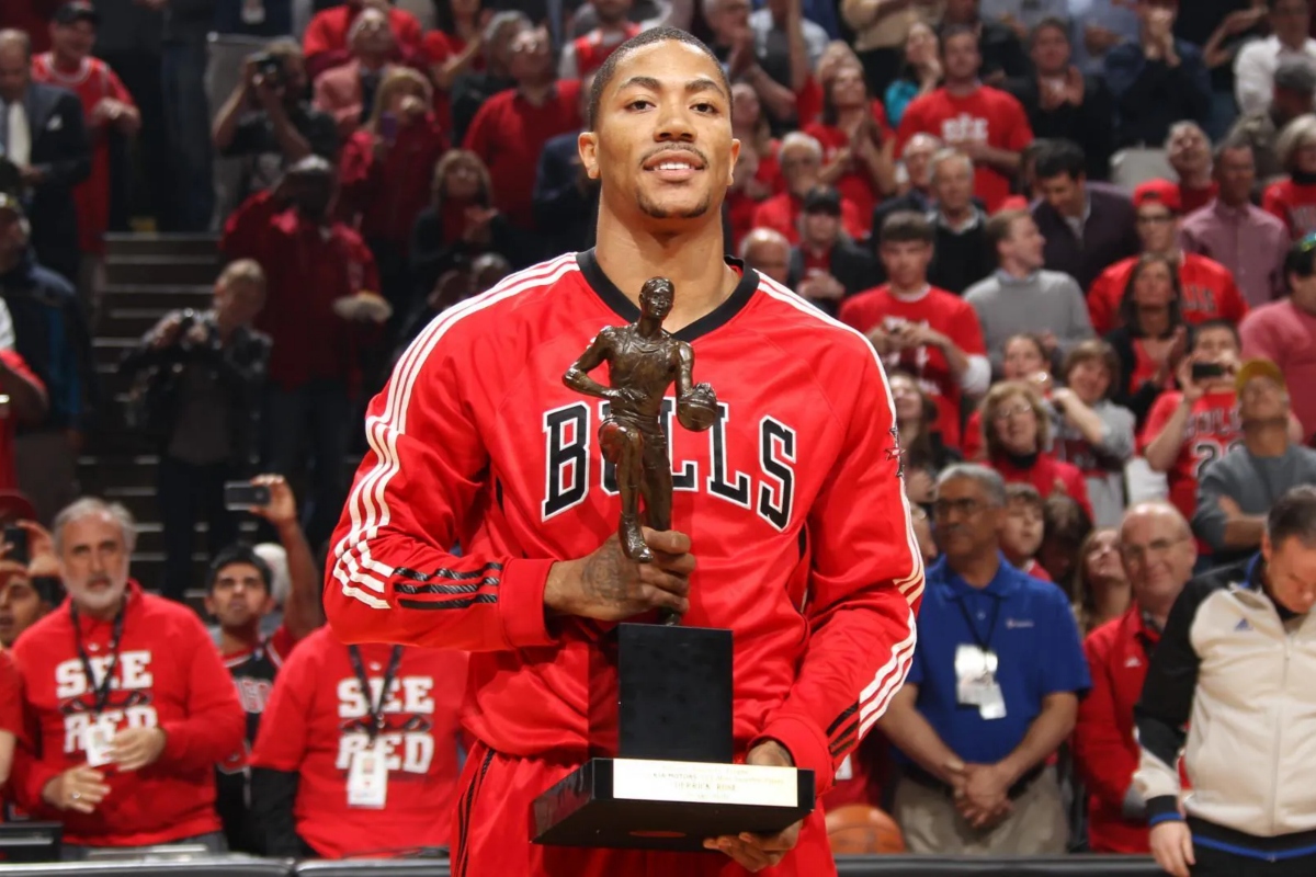 Derrick Rose received the NBA MVP award in 2011.