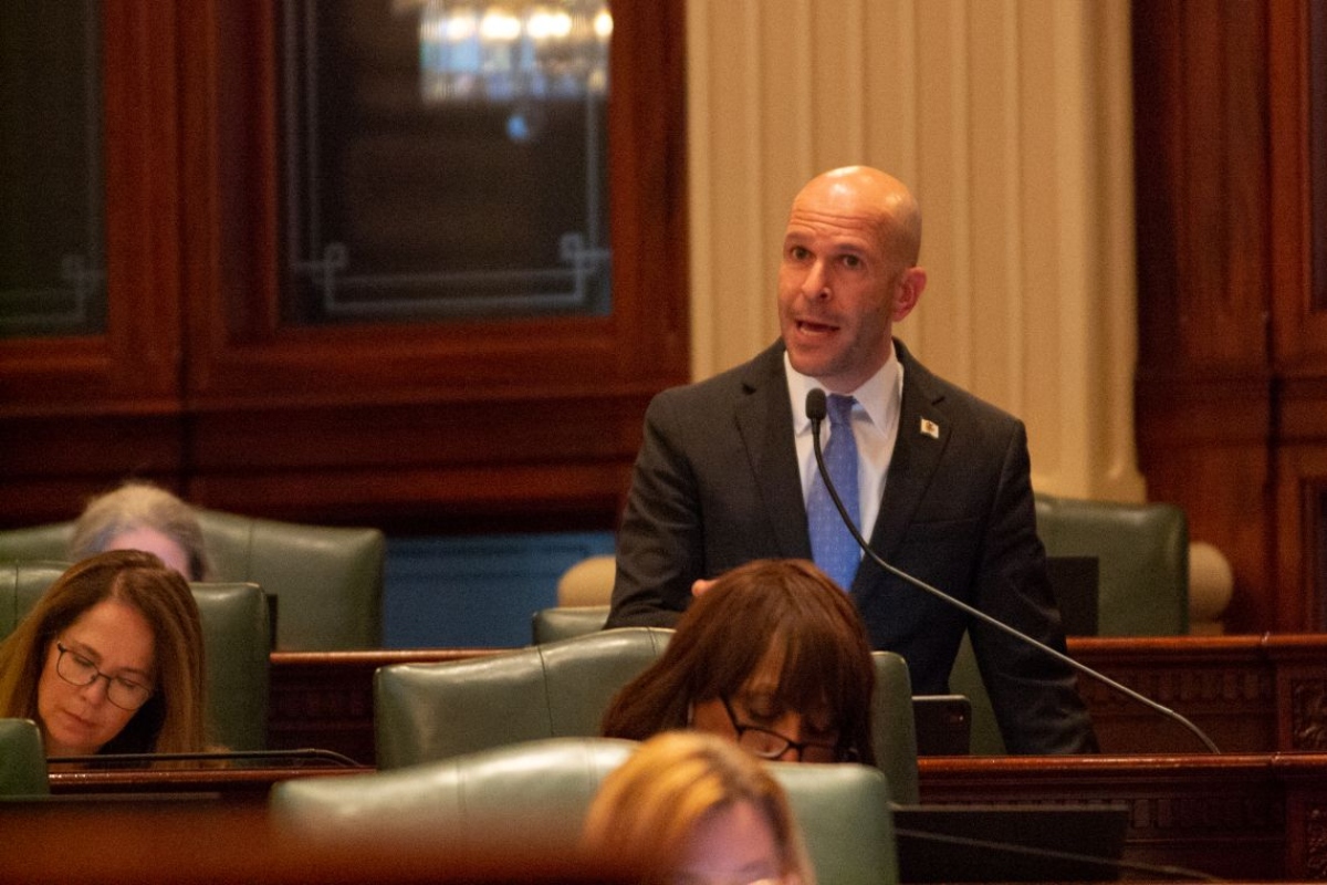 Rep. Bob Morgan, D-Deerfield, speaks on the House floor in April 2024. Morgan sponsored a measure to ban junk fees in Illinois. (Capitol News Illinois photo by Jerry Nowicki)