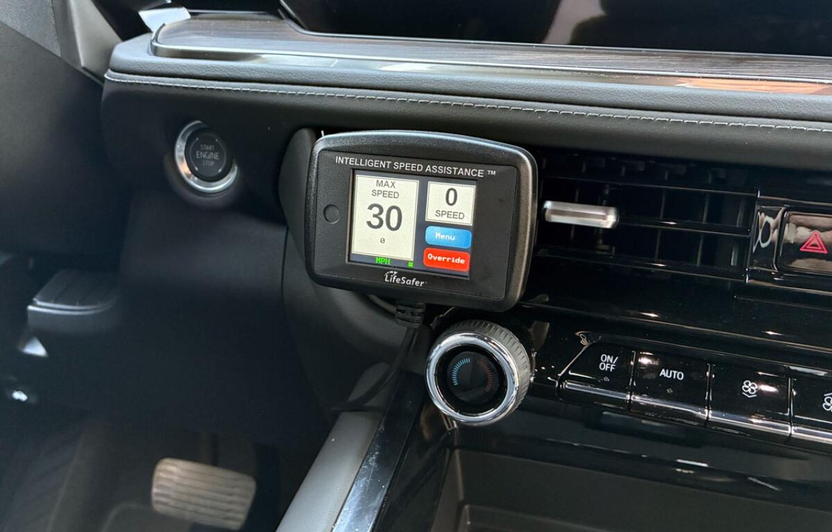 A LifeSafer intelligence speed assistance device installed in a vehicle. (Capitol News Illinois photo by Ben Szalinski)