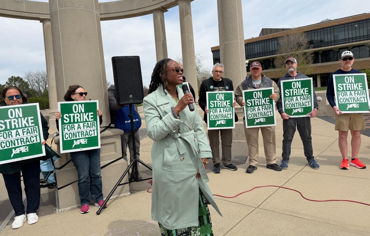 State Rep. Carol Ammons (D-Urbana) spoke at a rally for striking University of Springfield faculty union members Wednesday, April 8.