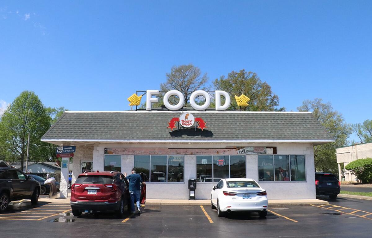 The exterior of the establishment welcomed visitors to stop and eat at the Route 66 roadside attraction. (Medill Illinois News Bureau photo by Chloe Park)
