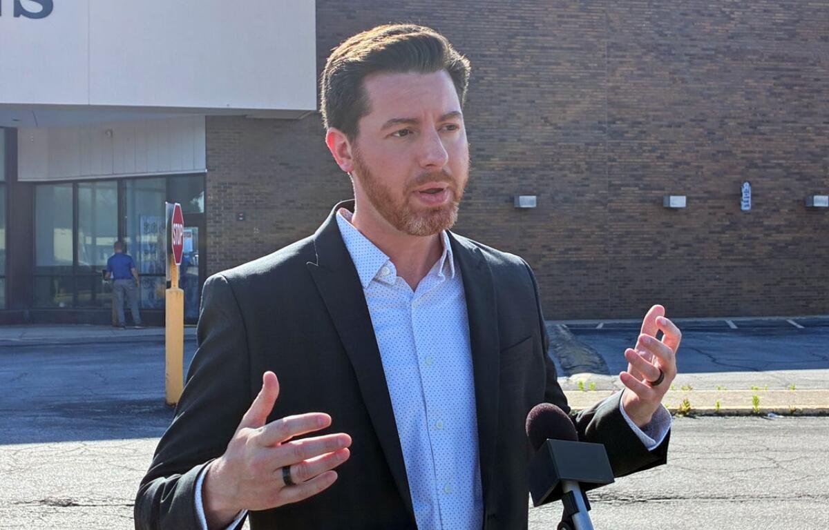 Collin Corbett, a former Republican political strategist, speaks to reporters outside the Illinois State Board of Elections in Springfield on Tuesday, May 26, 2026, after filing petitions to run for governor as an independent candidate. (Capitol News Illinois photo by Ben Szalinski)