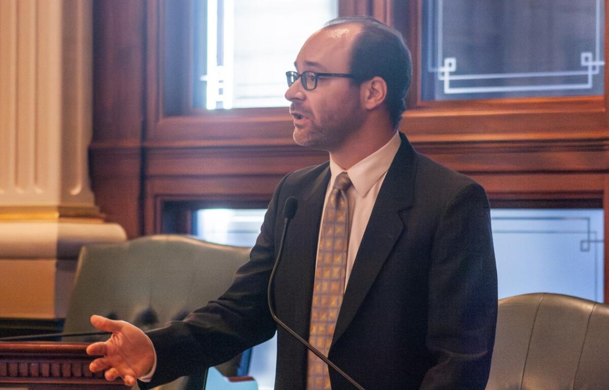 Rep. Daniel Didech, D-Buffalo Grove, speaks on the House floor May 27. His bill would make Illinois the third state to regulate frontier AI models. (Capitol News Illinois photo by Jenna Schweikert)