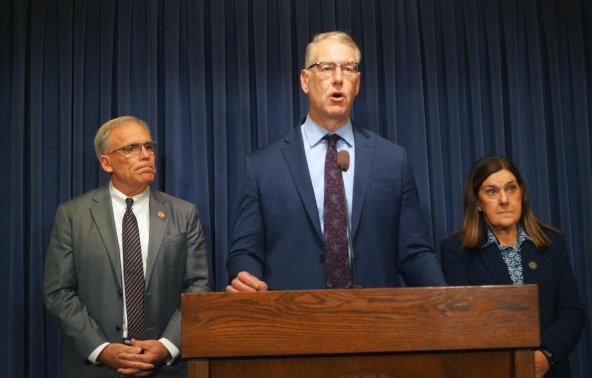 Senate Republican Leader John Curran is flanked by fellow Republicans Sen. Dave Syverson and Sen. Jil Tracy as he calls on the governor to opt into a federal school choice program. (Capitol News Illinois photo by Peter Hancock)
