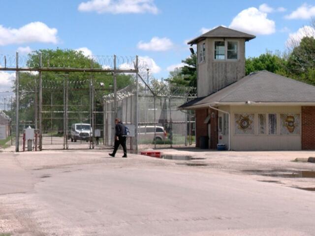 Logan Correctional Center in Lincoln will not be rebuilt under the state’s prison rebuild plan. Instead, two prisons will be built in Crest Hill. (Capitol News Illinois photo by Andrew Campbell)