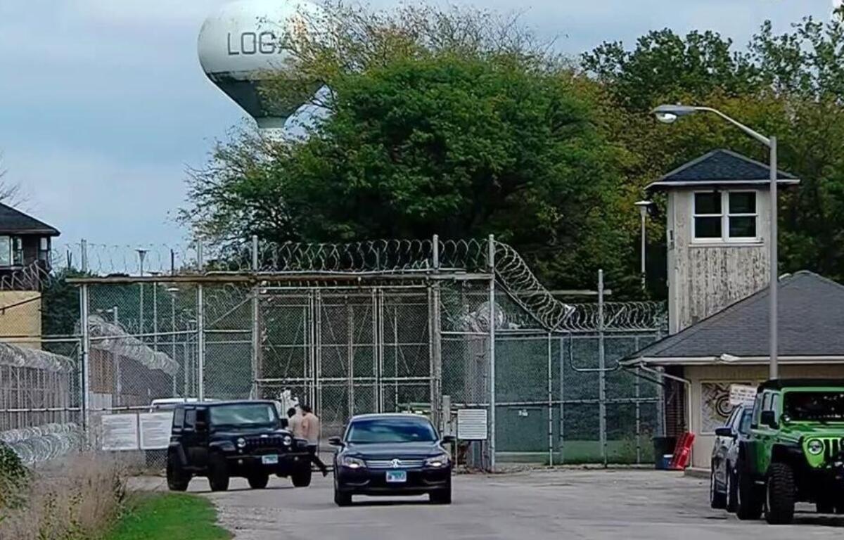 Logan Correctional Center in Lincoln, IL