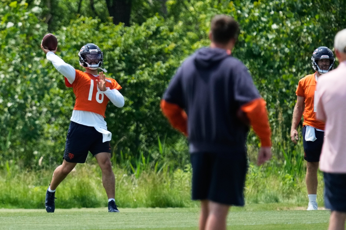 Chicago Bears quarterback Caleb Williams throws a ball during the NFL football team's practice in Lake Forest, Ill., Wednesday, June 10, 2026. (AP Photo/Nam Y. Huh)