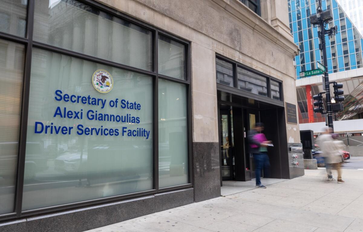 The Illinois secretary of state’s office in Chicago. (Capitol News Illinois file photo)