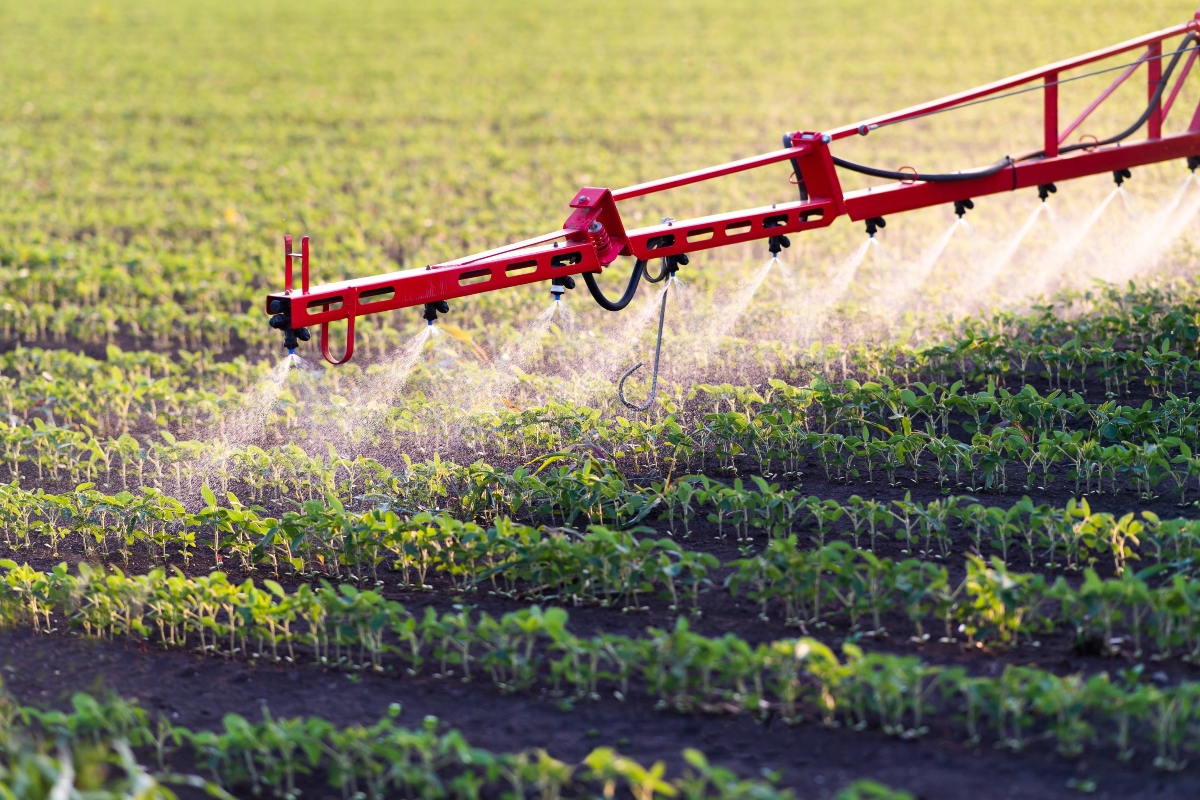 Nozzle of the tractor sprinklers sprayed. Soybean spraying.