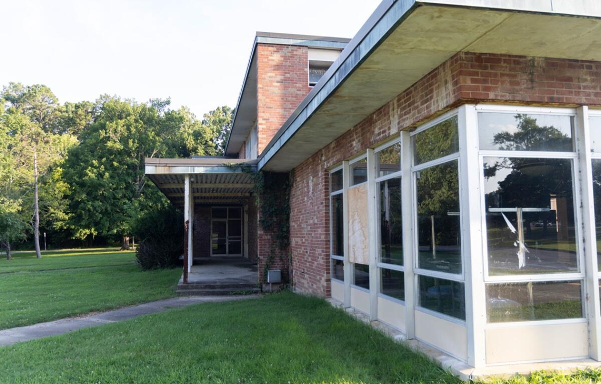 Plans to demolish the dilapidated housing known as Greek Row on the SIU Carbondale campus and replace it with a new development called Saluki Village are on hold. (Peyton Cook/Saluki Local Reporting Lab)