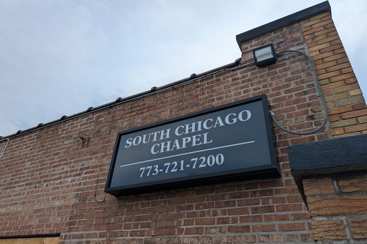Nearly a year before more than 50 decomposing bodies were found inside the South Chicago Chapel, a City Council member’s office relayed residents’ concerns. (Illinois Answers Project by Casey Toner)