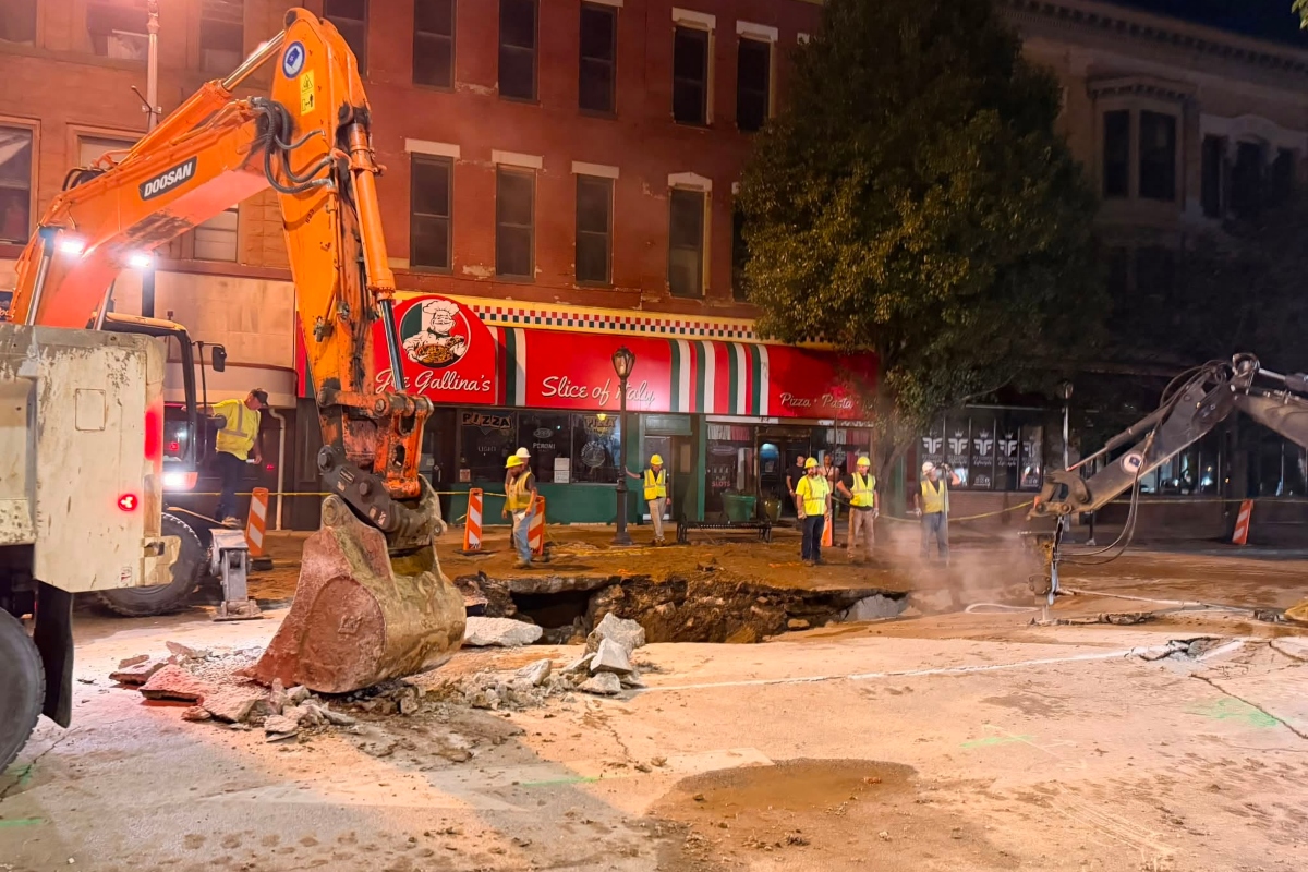 City Water, Light, and Power crews work to fix a water main break in downtown Springfield Thursday, August 27.